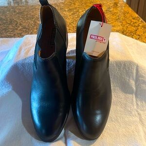New with tags Women’s Pikolinos boots size 41